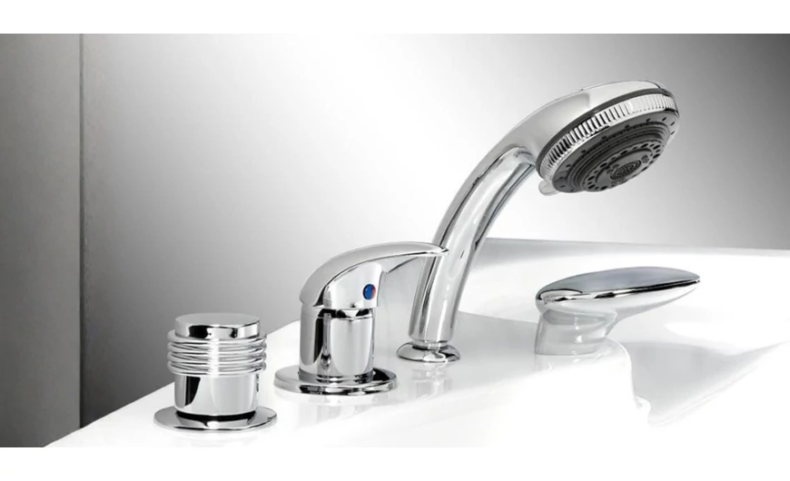 Kád beépítés ára 2025-ben – reális költségek, okos tervezés